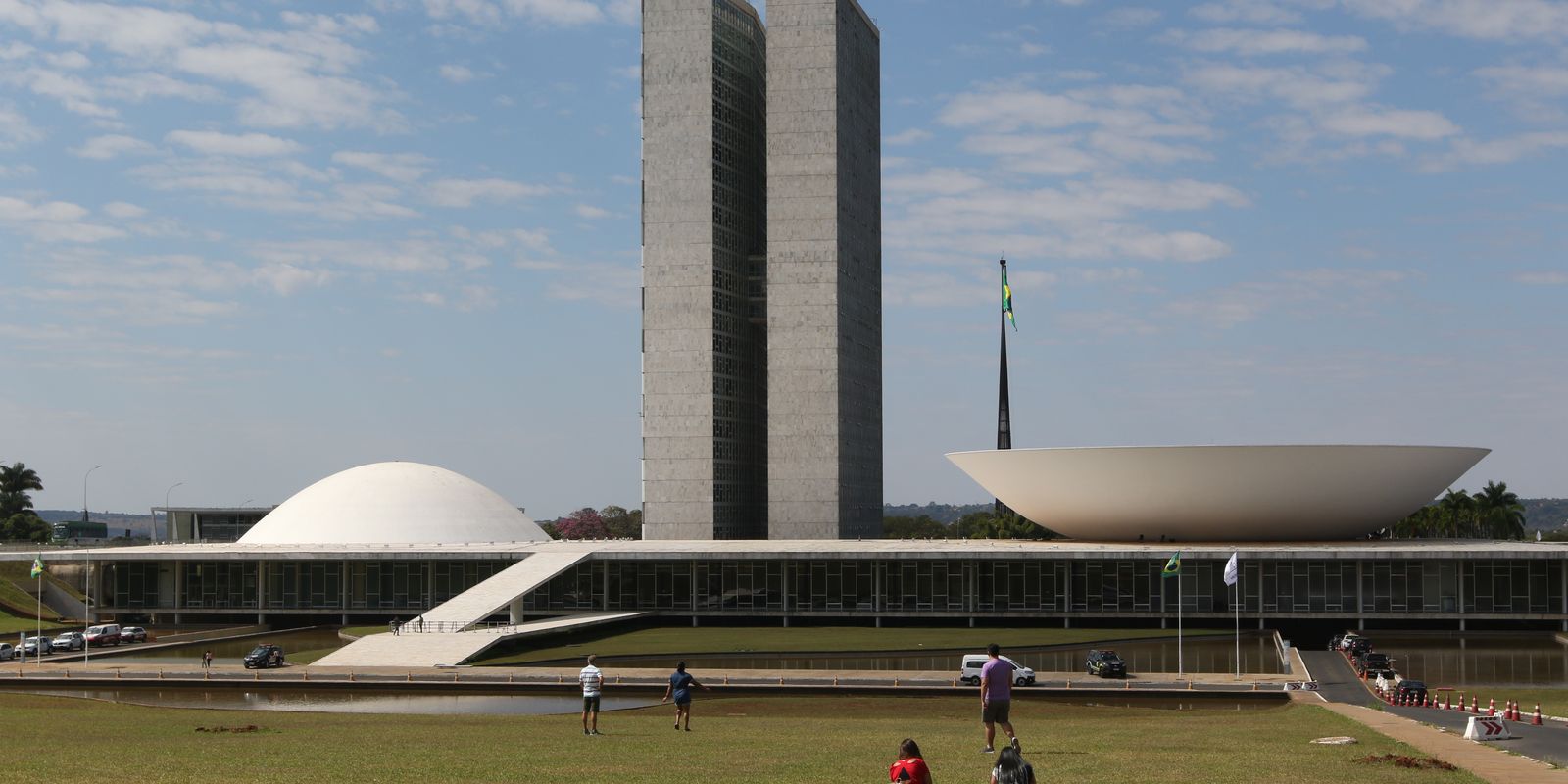 Davi Alcolumbre fraciona votação de veto ao PL da Dosimetria; governo critica manobra