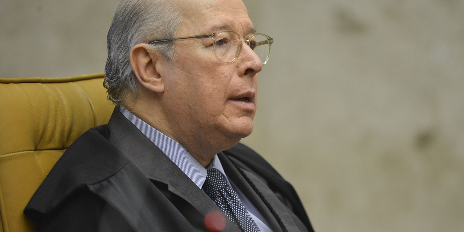 Celso de Mello critica senado por 'grave equívoco institucional' em votação do STF