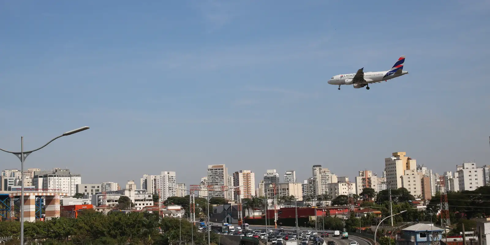 Companhias aéreas recebem linha de crédito para amortecer aumento de custos