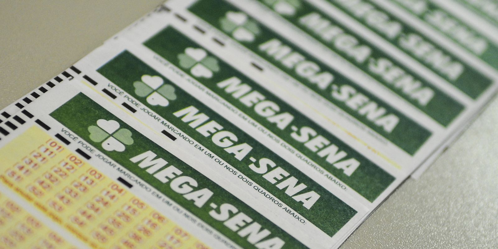 Mega-Sena alcança R$ 115 milhões e acumula novamente