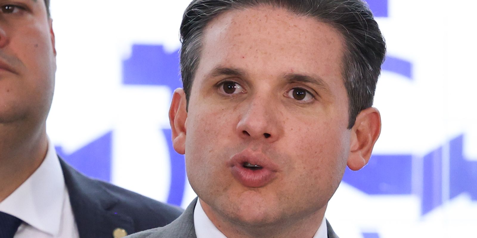 Motta institui grupo para debater PEC sobre redução da escala 6x1