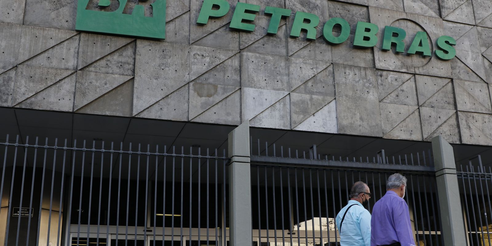 Petrobras atinge marca histórica na produção de petróleo e gás