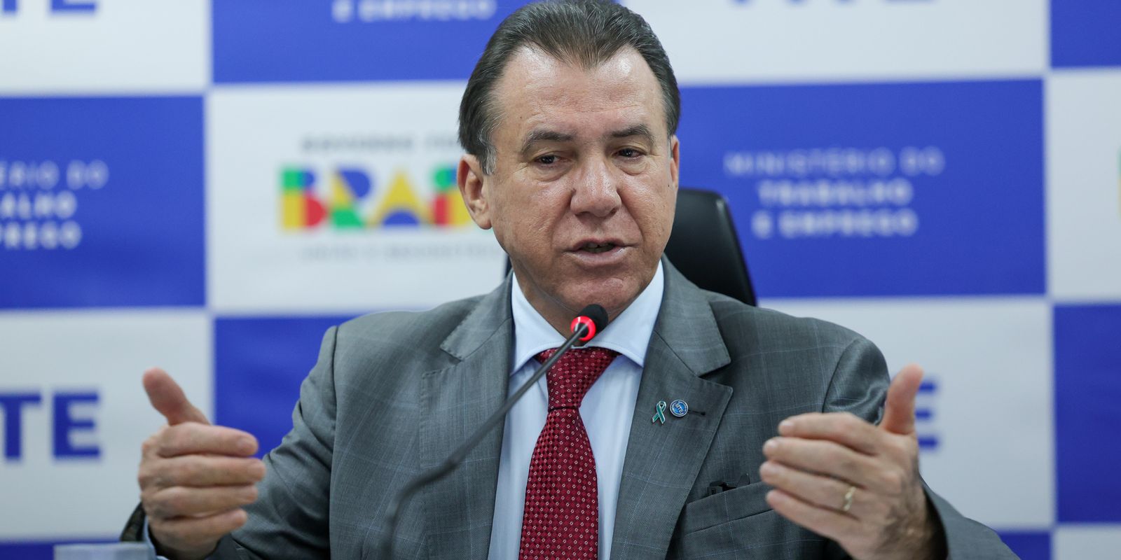 Brasil encerra 2025 com crescimento de 5% no número de empregos