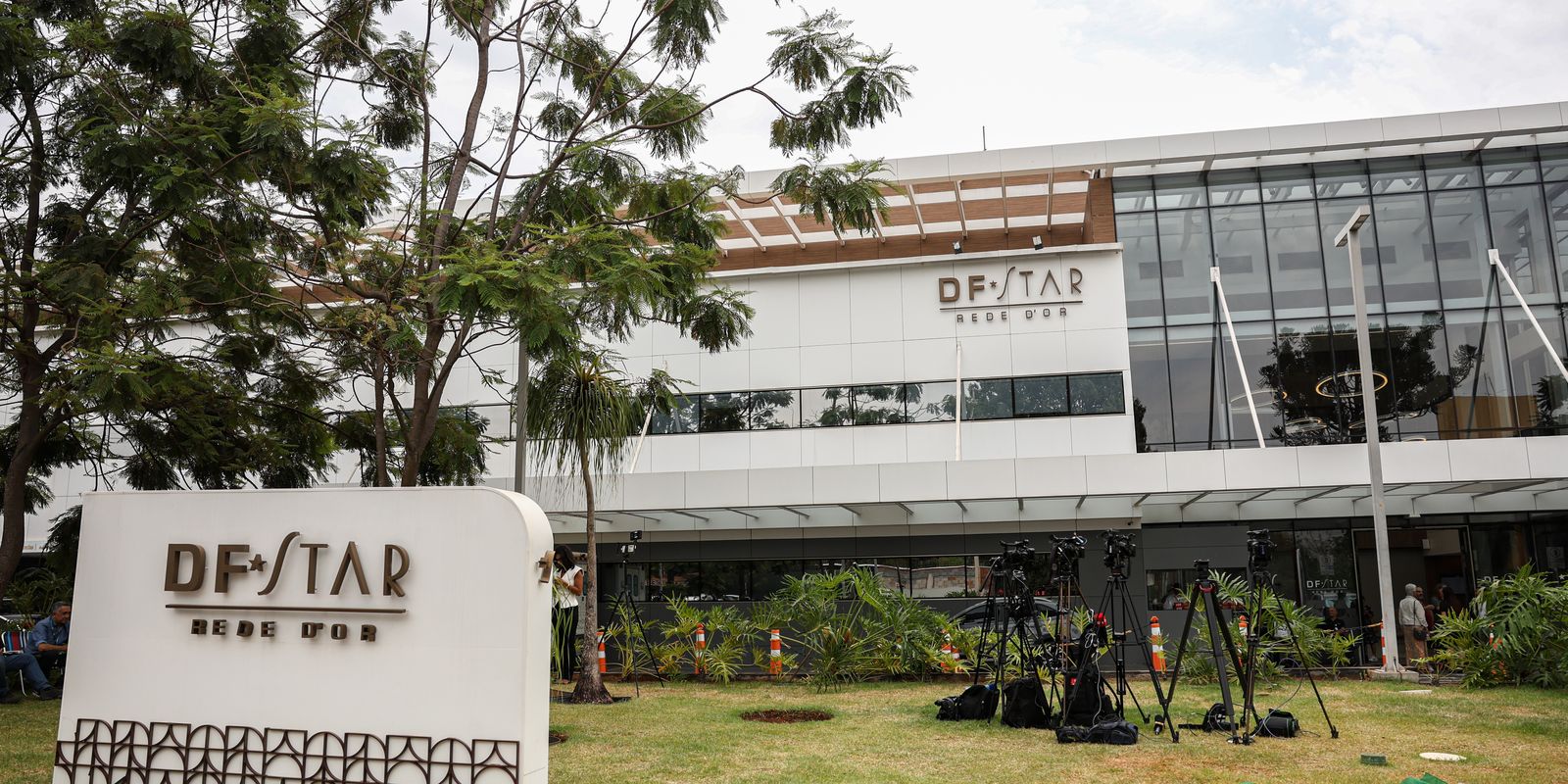 Equipe médica confirma sucesso em cirurgia de ombro de Bolsonaro