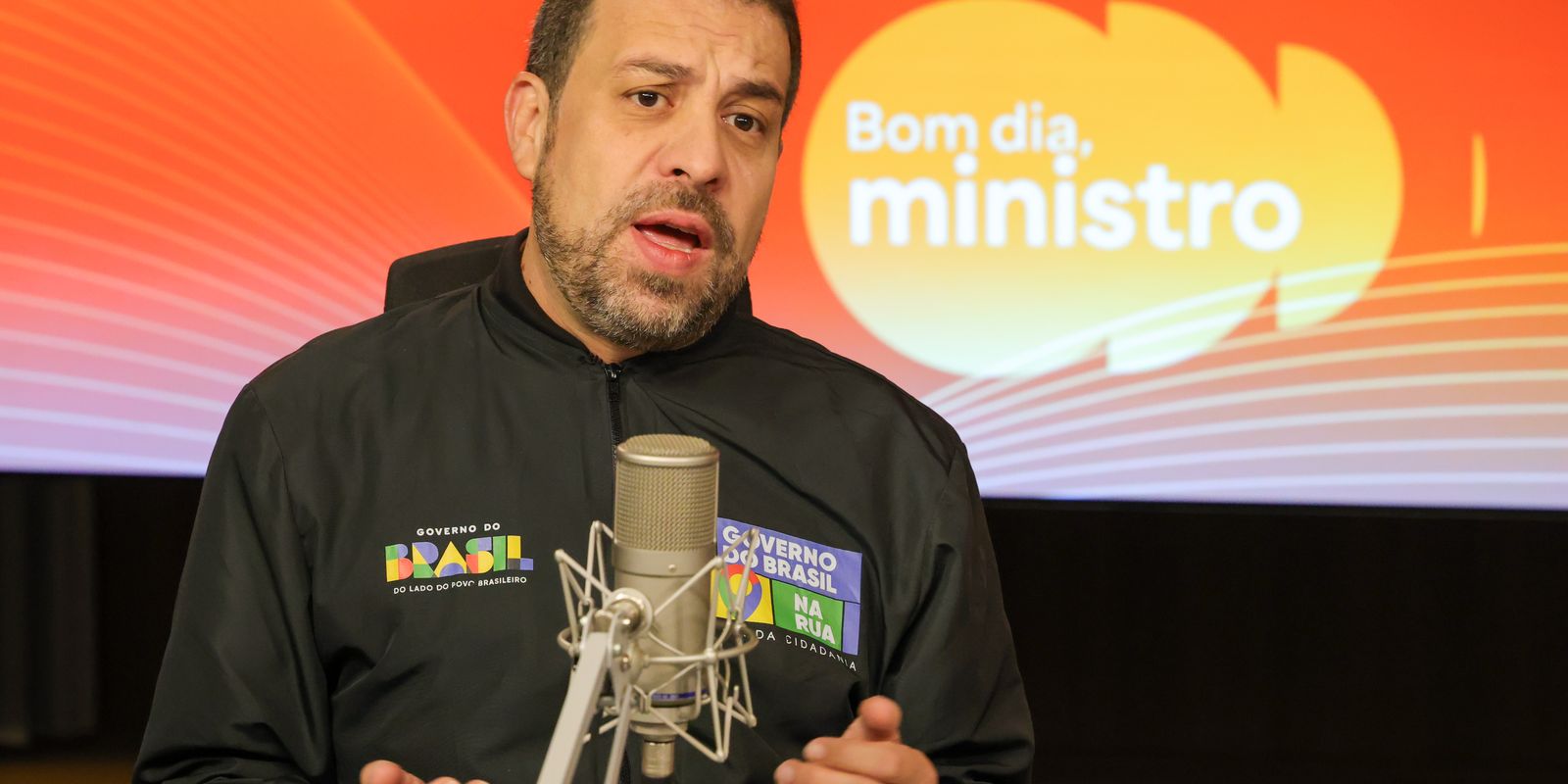 Juros elevados impulsionam endividamento e demandam mais edições do Desenrola, aponta Boulos