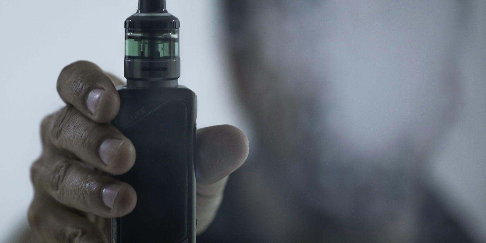 Tecnologias inovadoras disfarçam vapes e intensificam desafio no Dia Mundial sem Tabaco