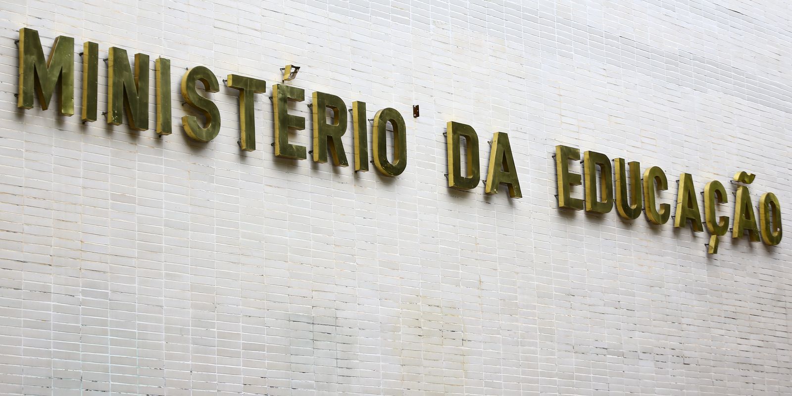 Formação de professores a distância apresenta desempenho 53,1% inferior ao presencial