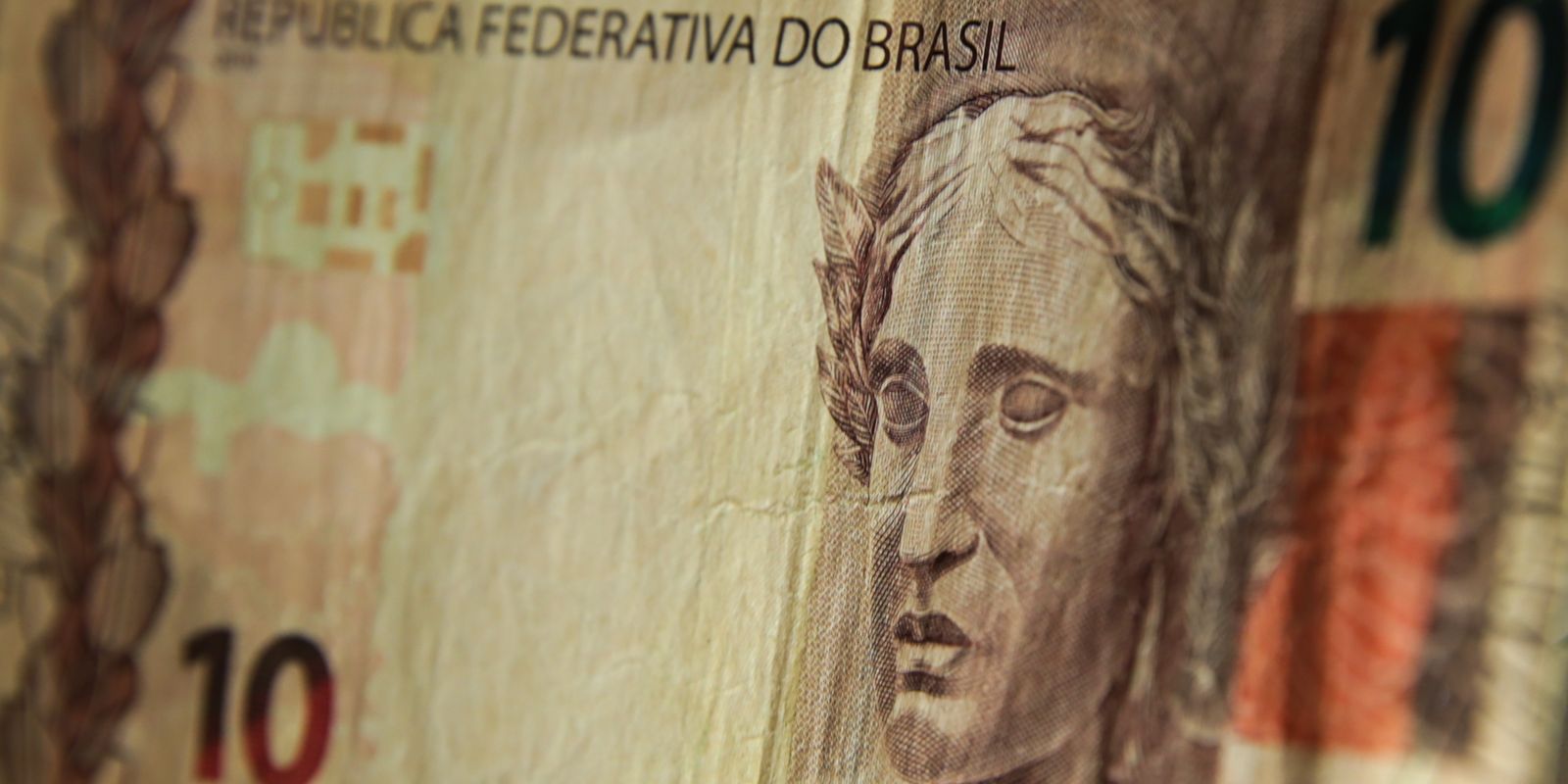 Governo de São Paulo impõe multa bilionária recorde à Fast Shop