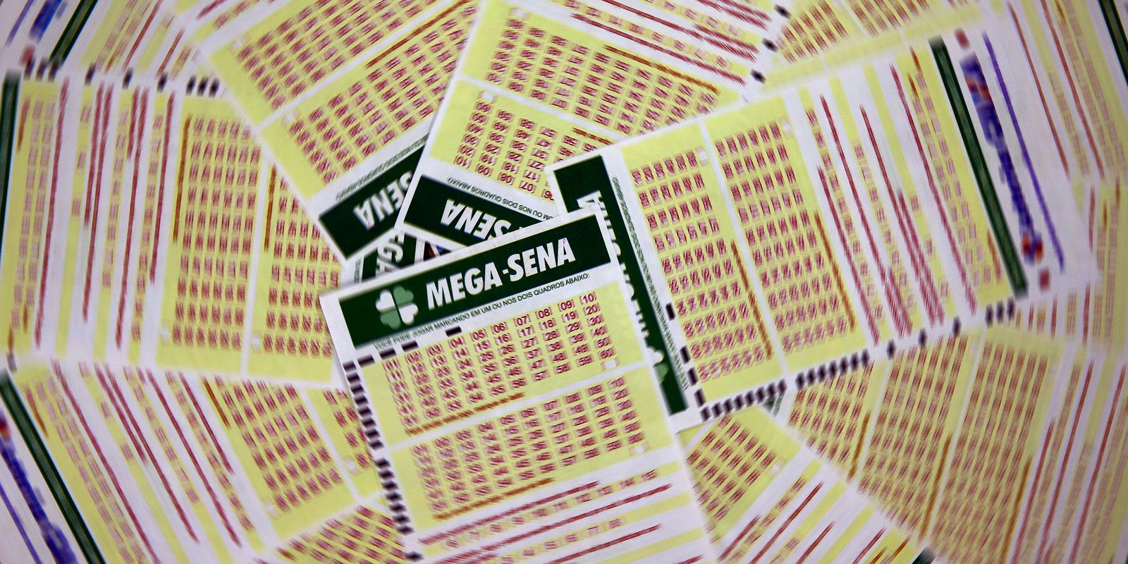 Mega-Sena acumula e sorteio principal atinge R$ 52 milhões