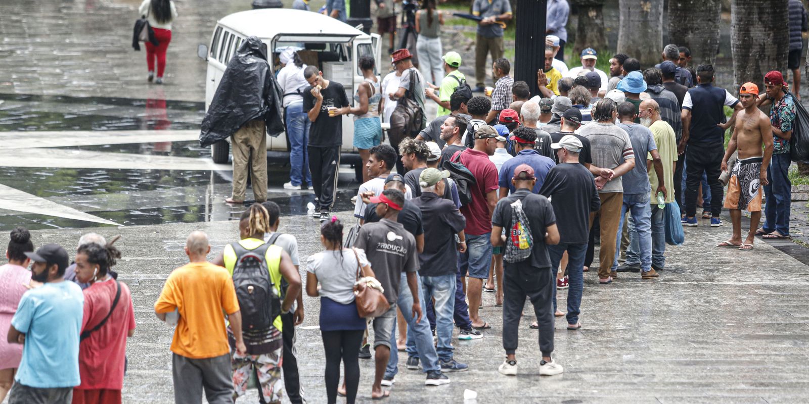 Número de pessoas em situação de rua ultrapassa 388 mil em maio; São Paulo lidera o ranking
