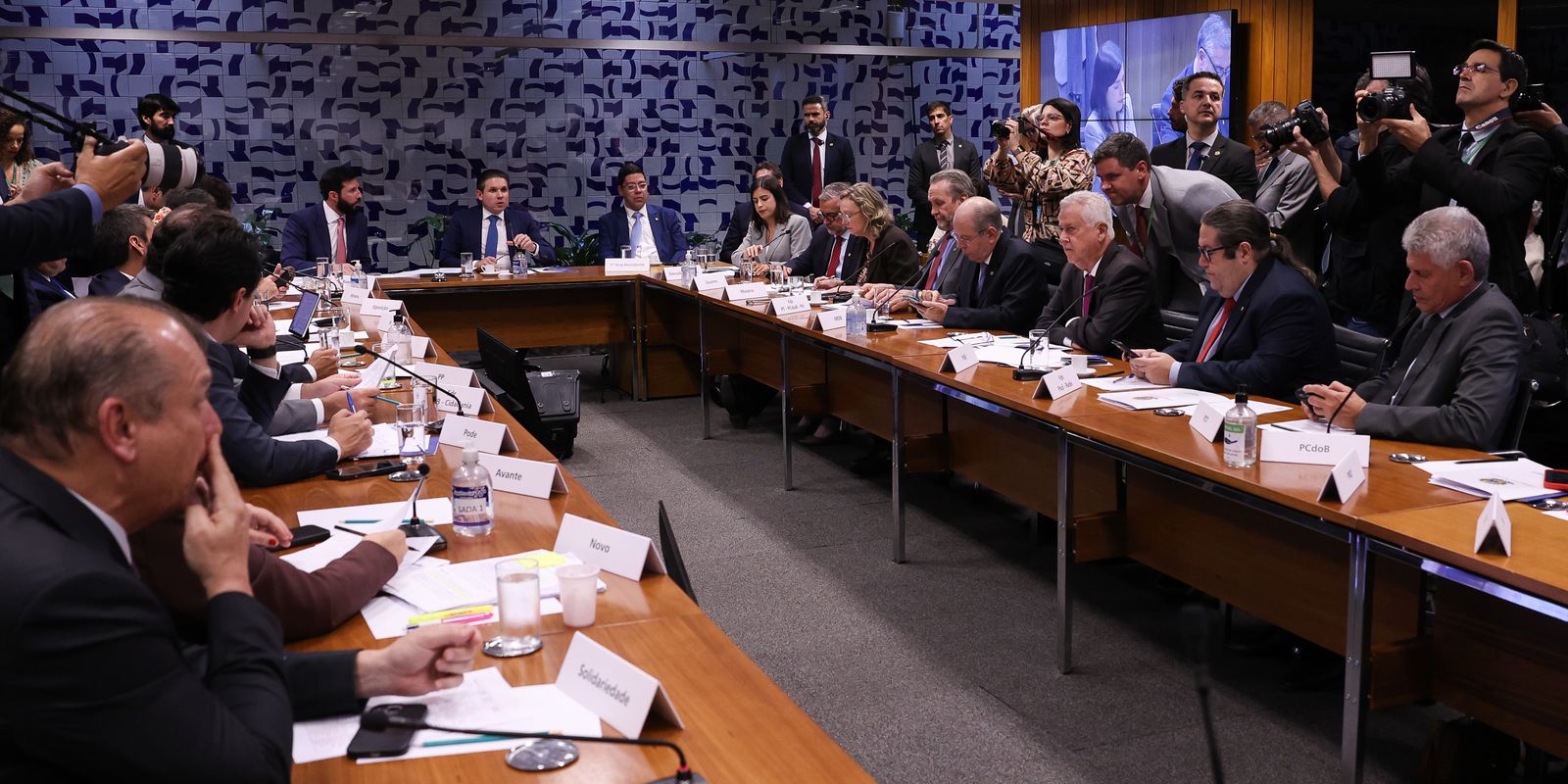 Governo retira regime de urgência de PL sobre escala 6x1 na Câmara