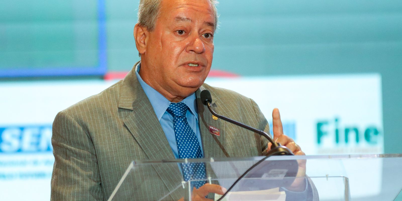 CNI alerta para riscos nas exportações brasileiras diante de possível tarifa de 25% dos EUA