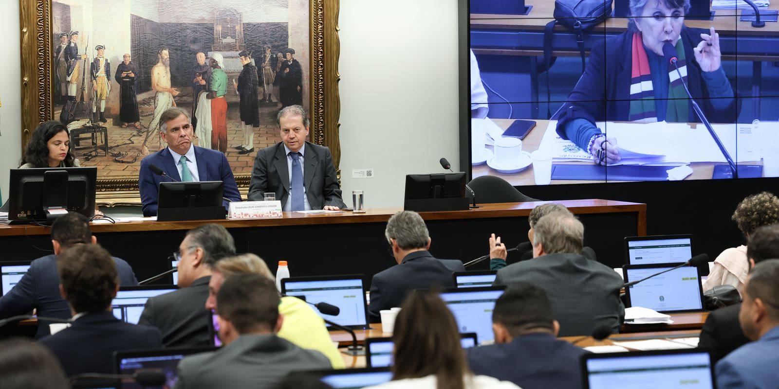 Comissão da Câmara dos Deputados avança com proposta de redução da maioridade penal para 16 anos