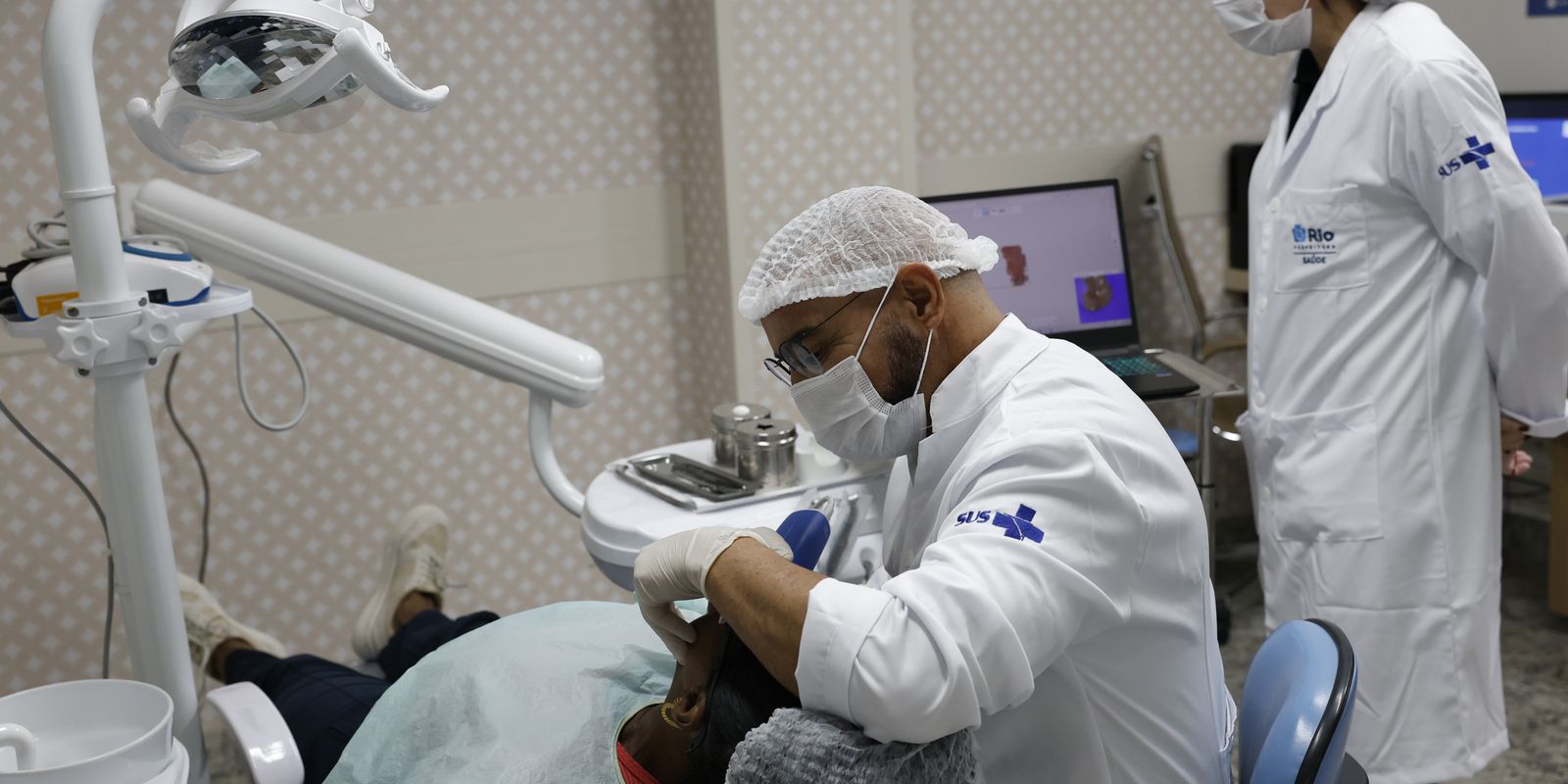 Comissão do Senado avança com novo piso salarial para médicos e dentistas