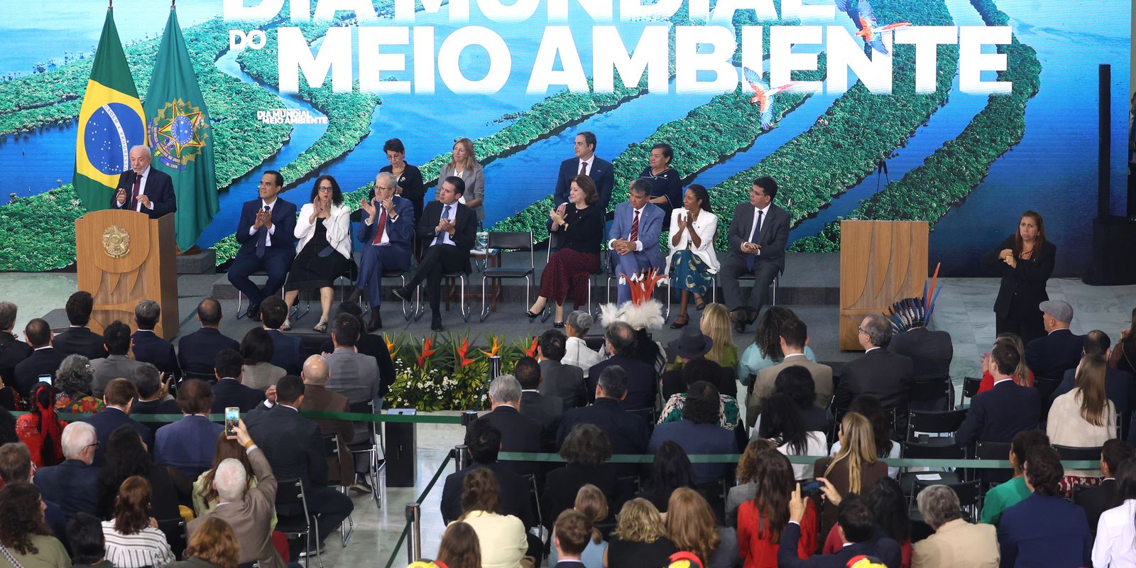 Governo fortalece a proteção ambiental e planeja a restauração de florestas