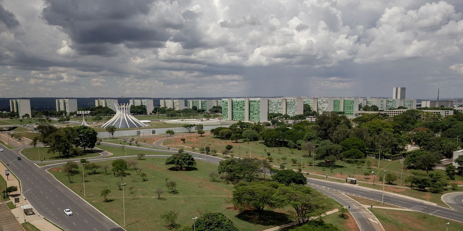 A desigualdade persiste nas lideranças do serviço público, apesar do avanço de mulheres e negros