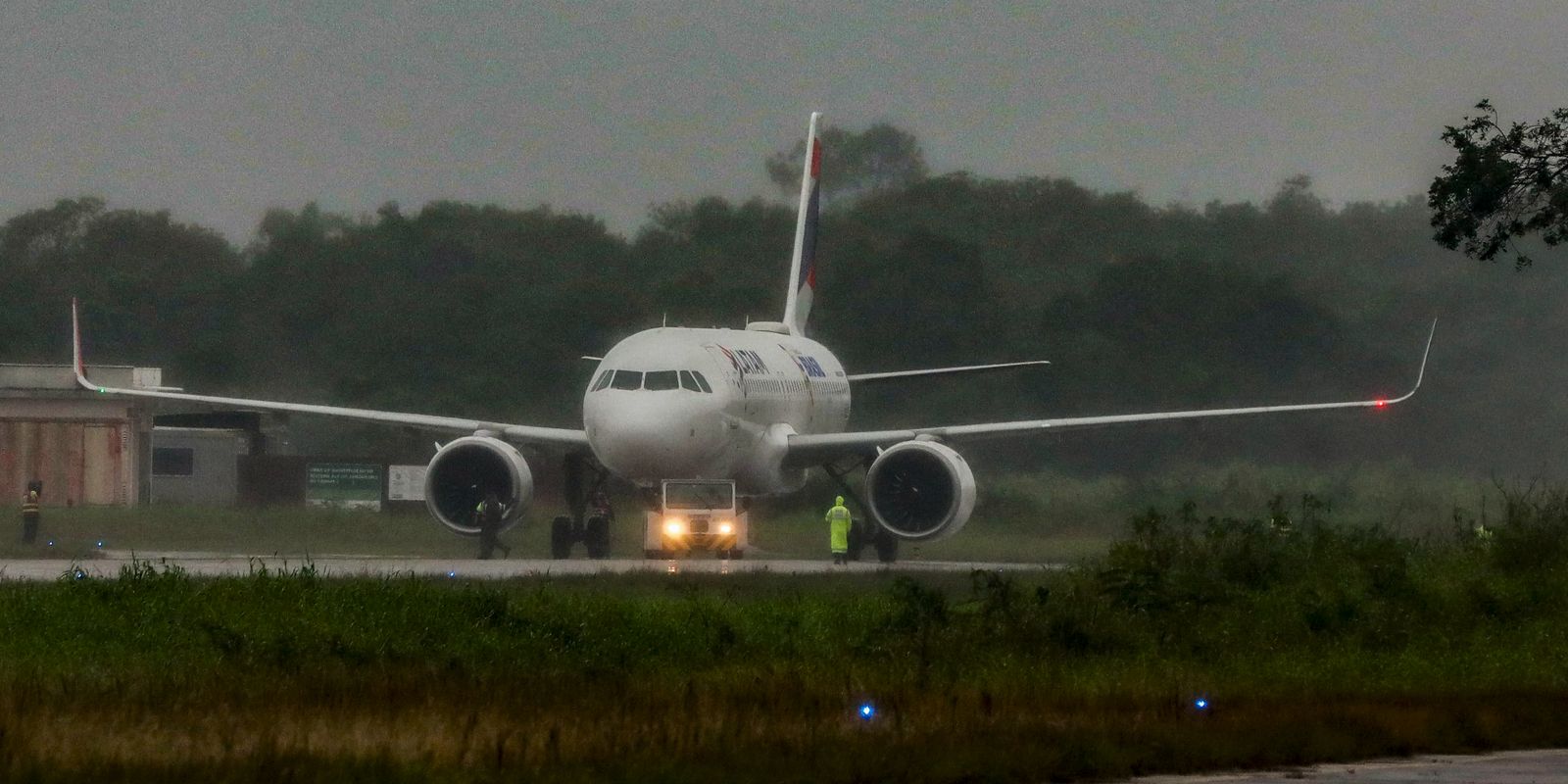 Falha técnica interrompe operações aéreas em São Paulo