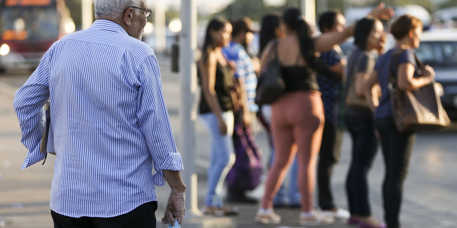 Nova lei cria o selo Cidade Amiga do Idoso para valorizar ações municipais