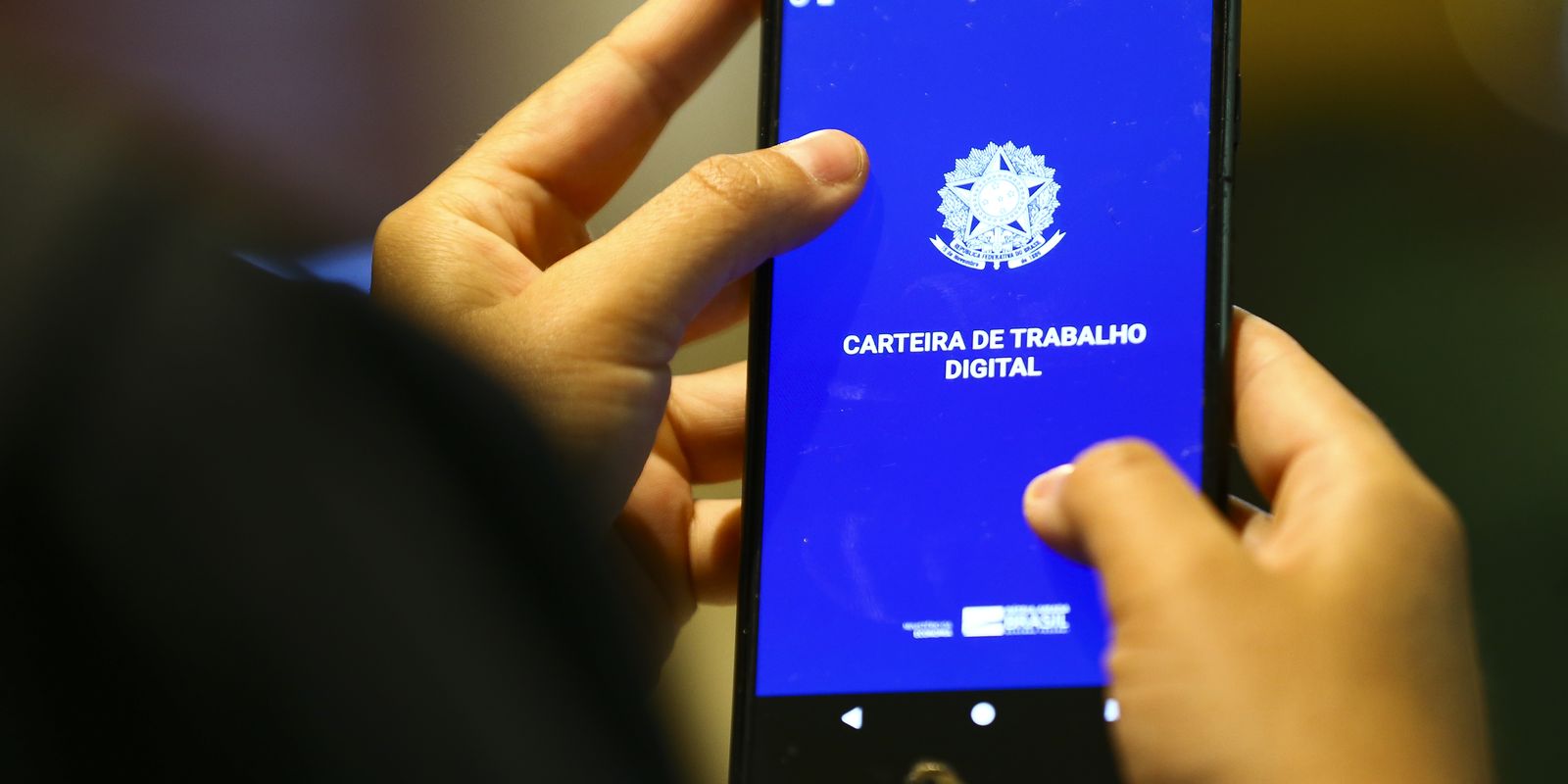 Taxa de desemprego cai para 5,4% e atinge o menor nível histórico no segundo trimestre