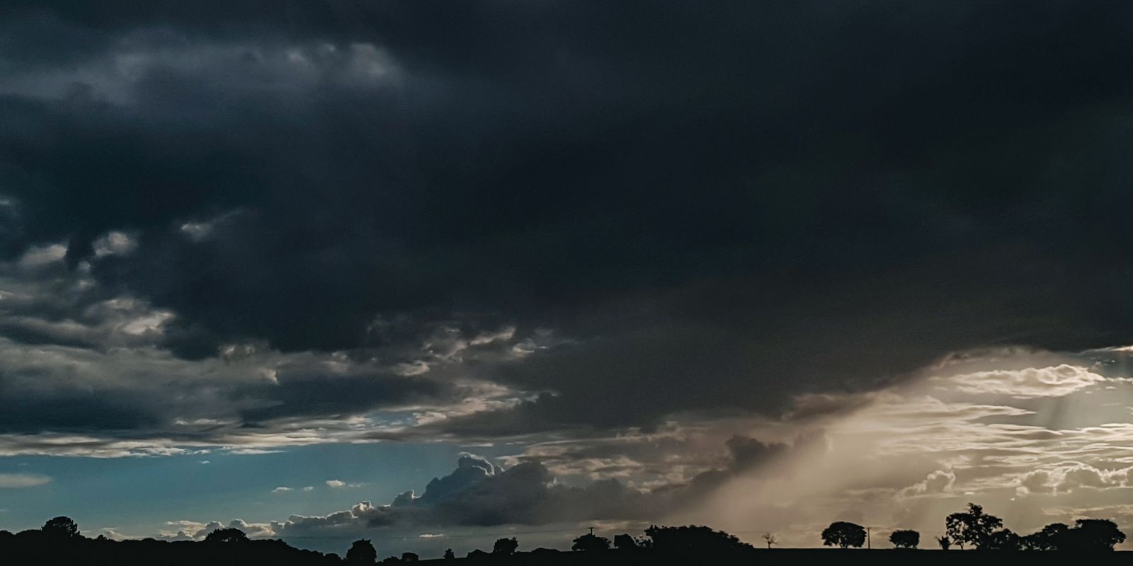 Inmet emite alerta de tempestade no RS para o início desta semana