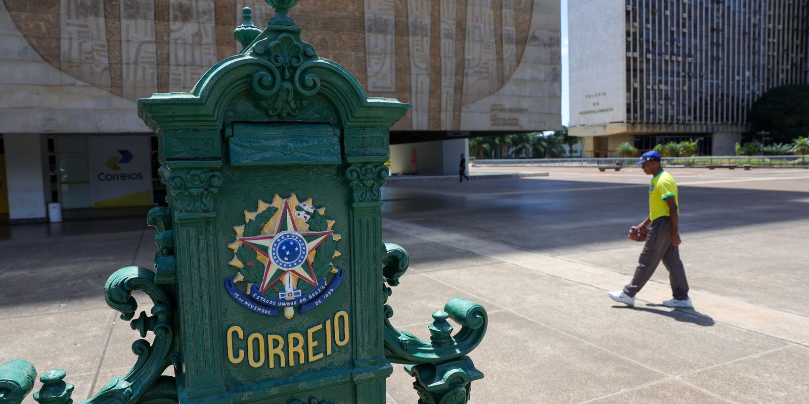 TCU alerta governo sobre risco fiscal dos Correios e defende compensação de custos