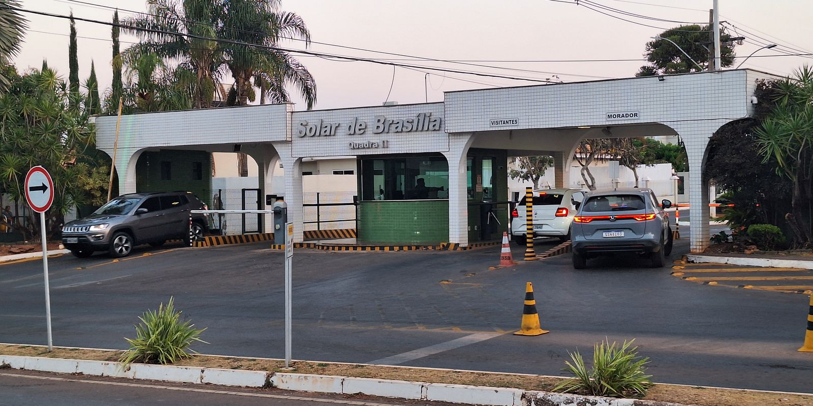 Em prisão domiciliar, Bolsonaro pede autorização ao STF para ver filhos no Dia dos Pais