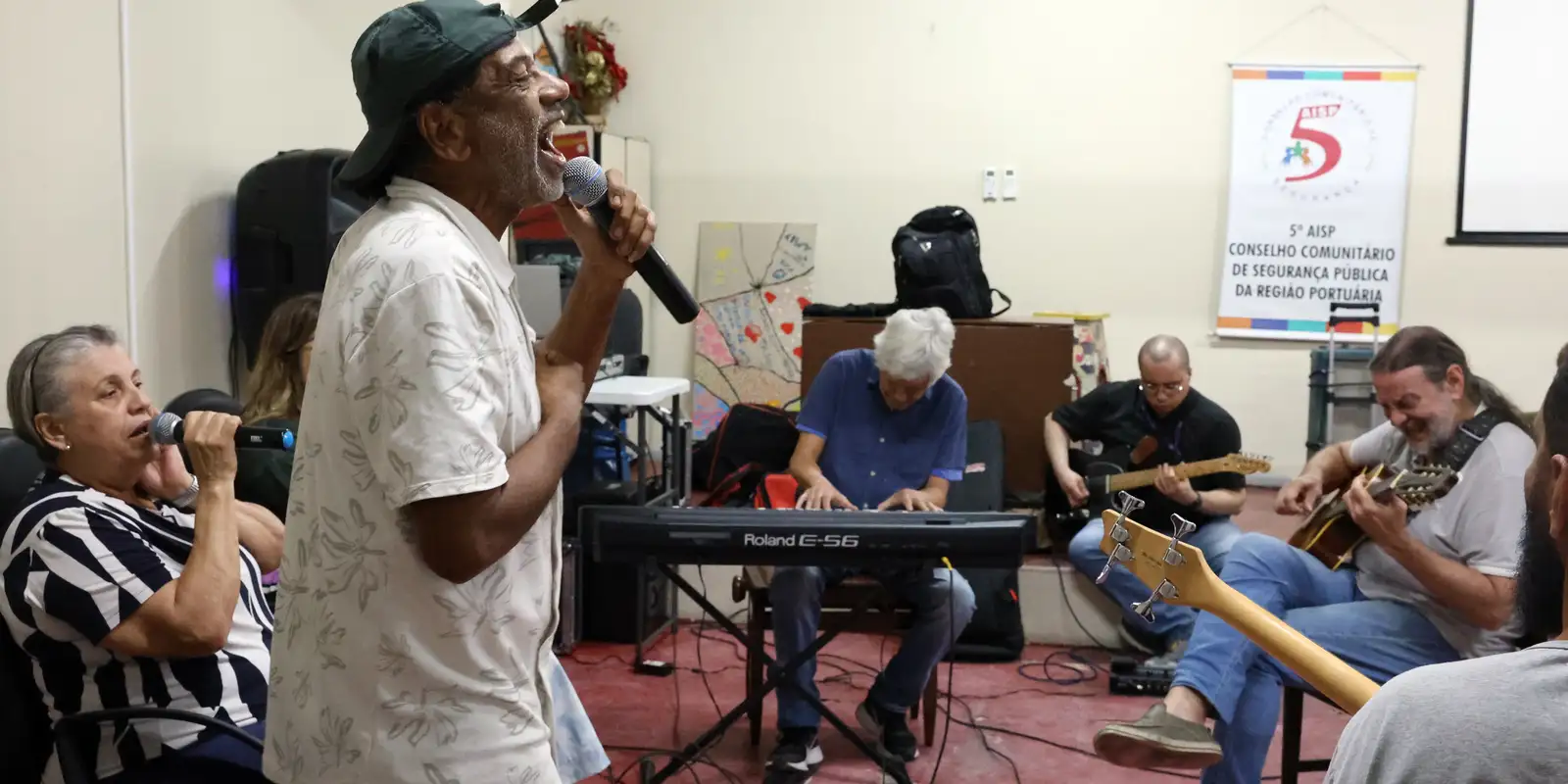 Grupo Harmonia Enlouquece lança seu quinto álbum e celebra trajetória na saúde mental