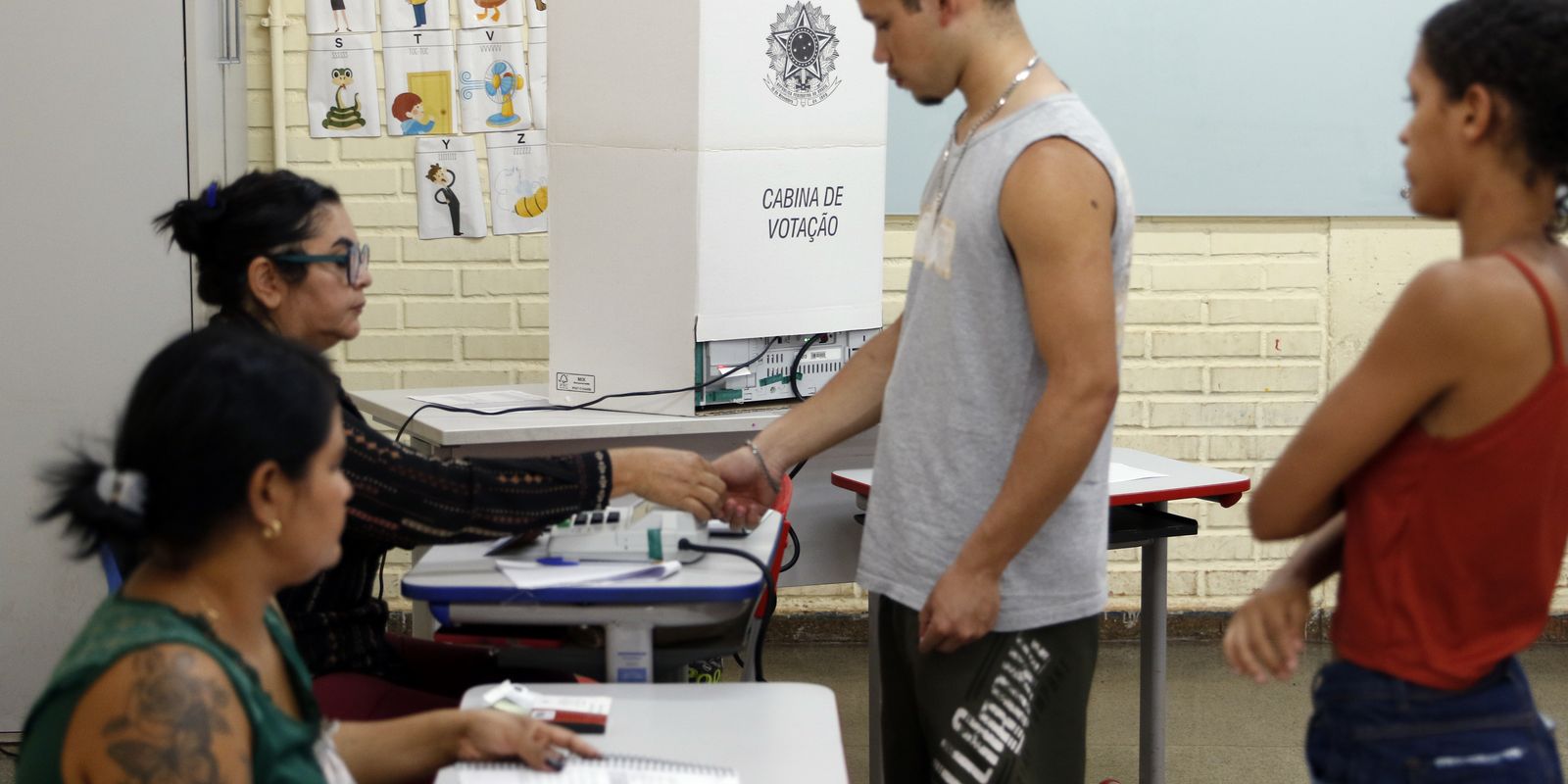 Envelhecimento da população causa recuo de 22% no eleitorado jovem em 16 anos