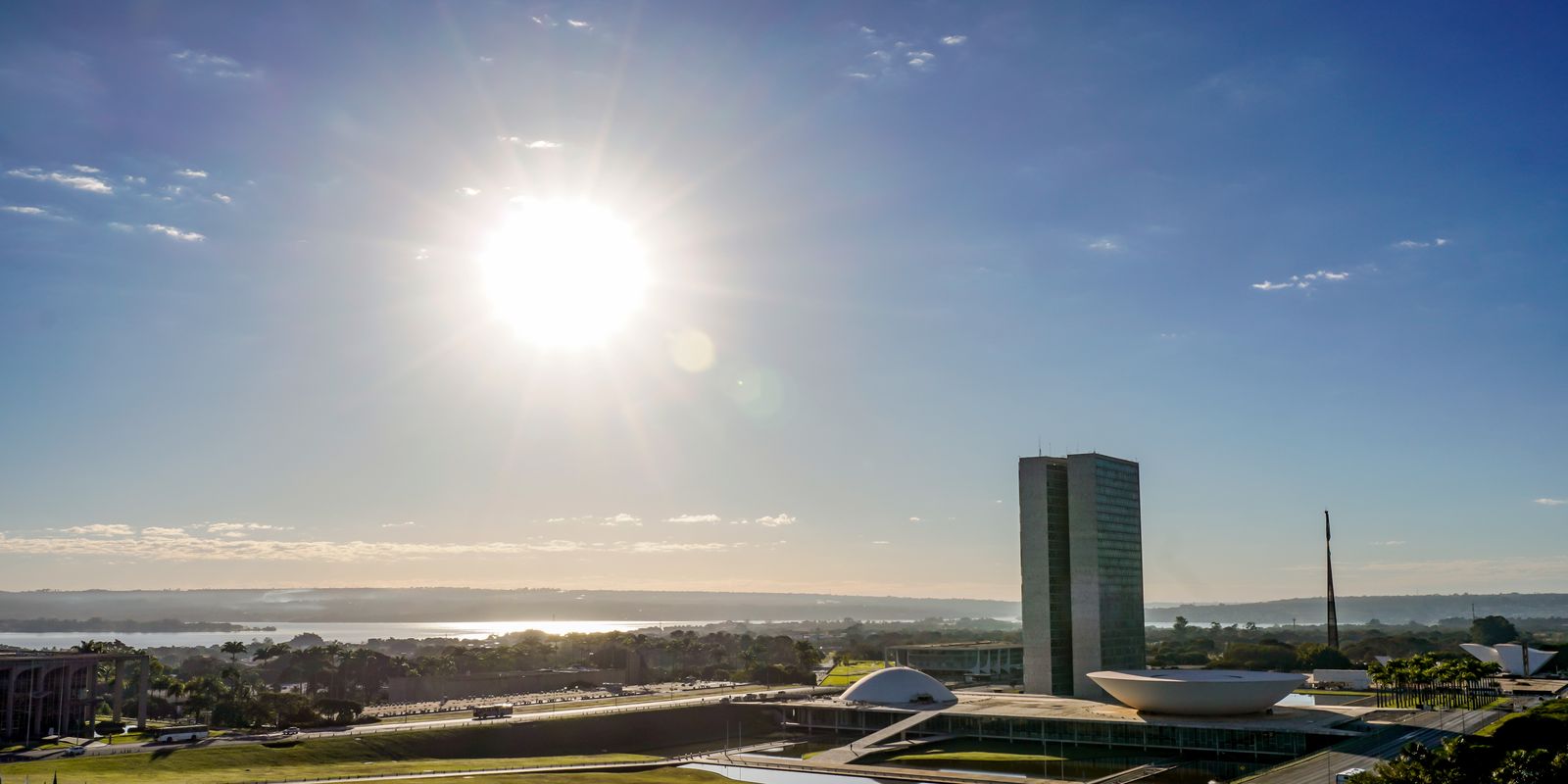 Congresso vota fim da escala 6x1 e isenção das blusinhas nesta semana