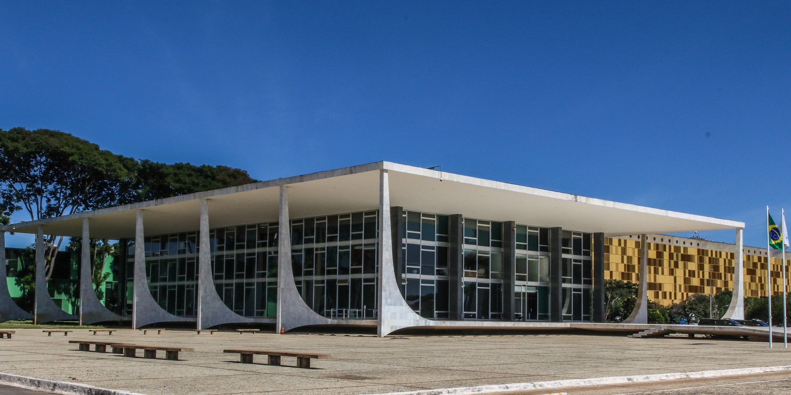 Flávio Dino aciona Polícia Federal para investigar R$ 55,4 milhões em emendas Pix