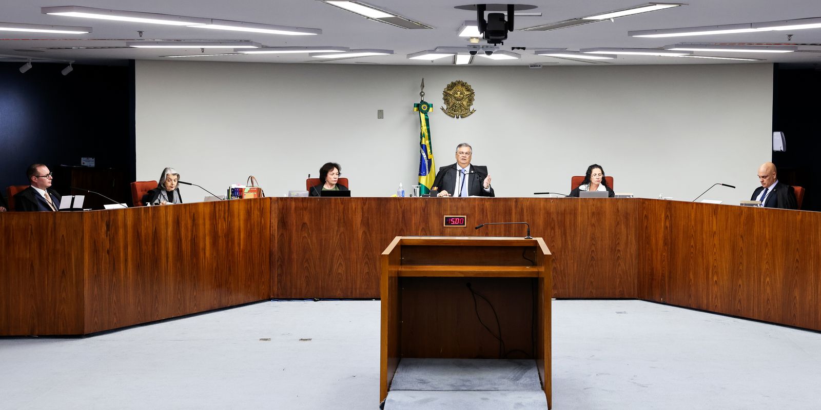 Ministros do STF sugerem rever a dispensa de diploma para jornalista