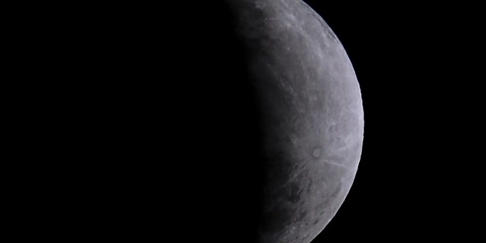 Eclipse parcial da lua nesta quinta-feira podera ser visto em todo o Brasil