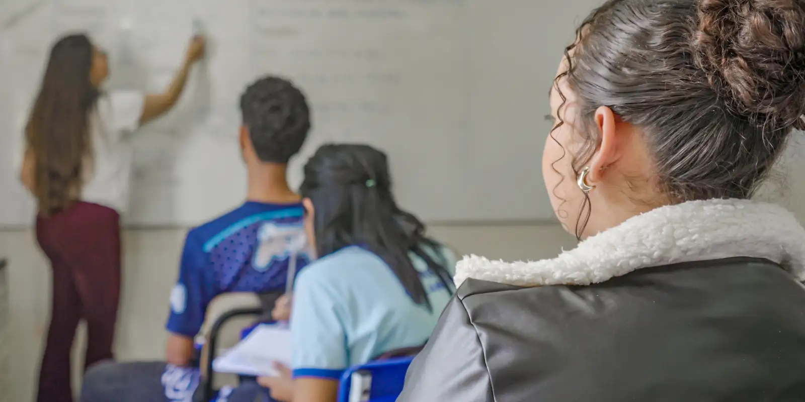 Gravidez na adolescência prejudica estudos e inserção no mercado de trabalho