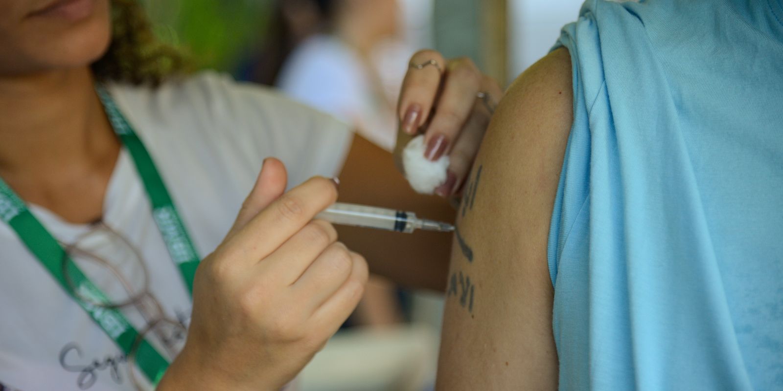 Brasil realiza Dia D de multivacinação para atualizar carteira de jovens neste sábado