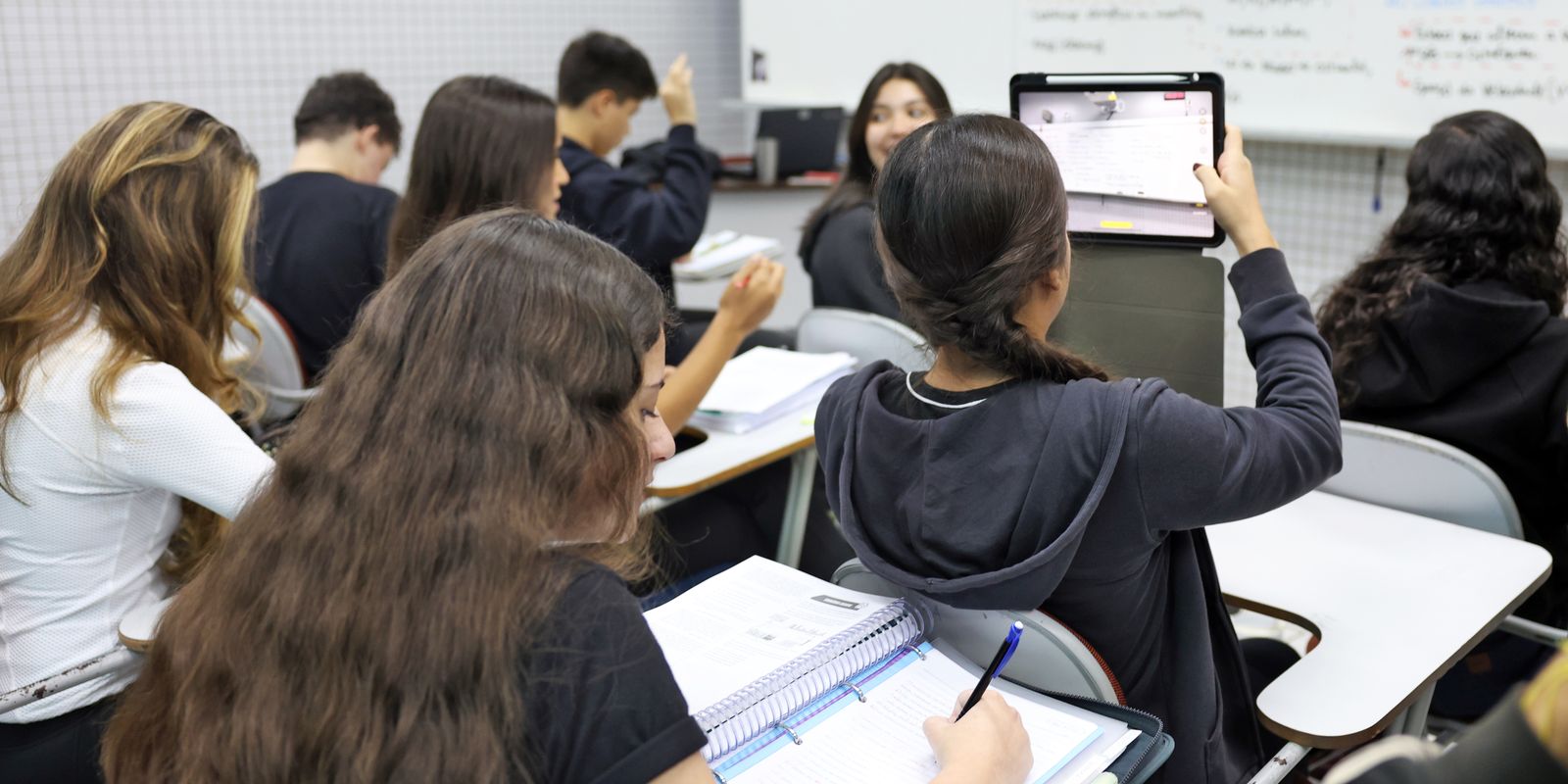 Pé-de-Meia 2026 paga parcela para nascidos em março e abril nesta terça