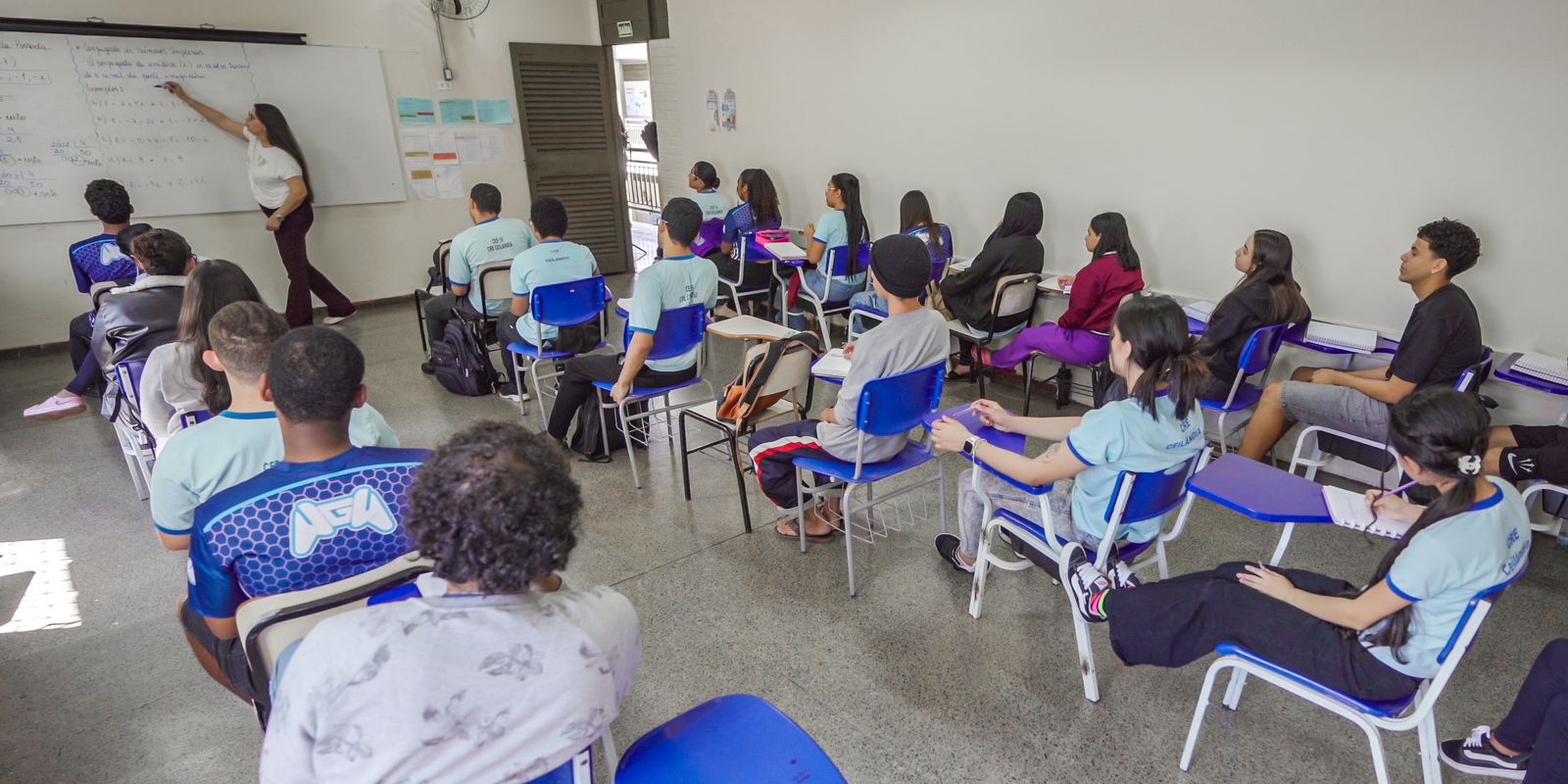 Programa Pé-de-Meia inicia pagamento da quinta parcela nesta segunda-feira