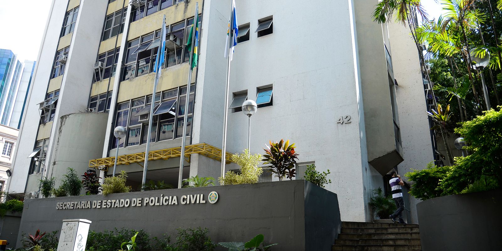 Ação da Polícia Civil no Rio mira braço do Comando Vermelho ligado a roubos