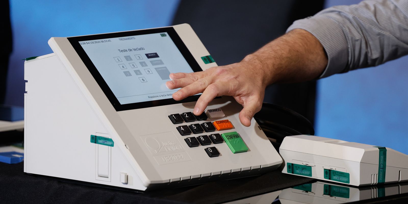 Totalização dos votos nas eleições é segura e auditável, afirma TSE