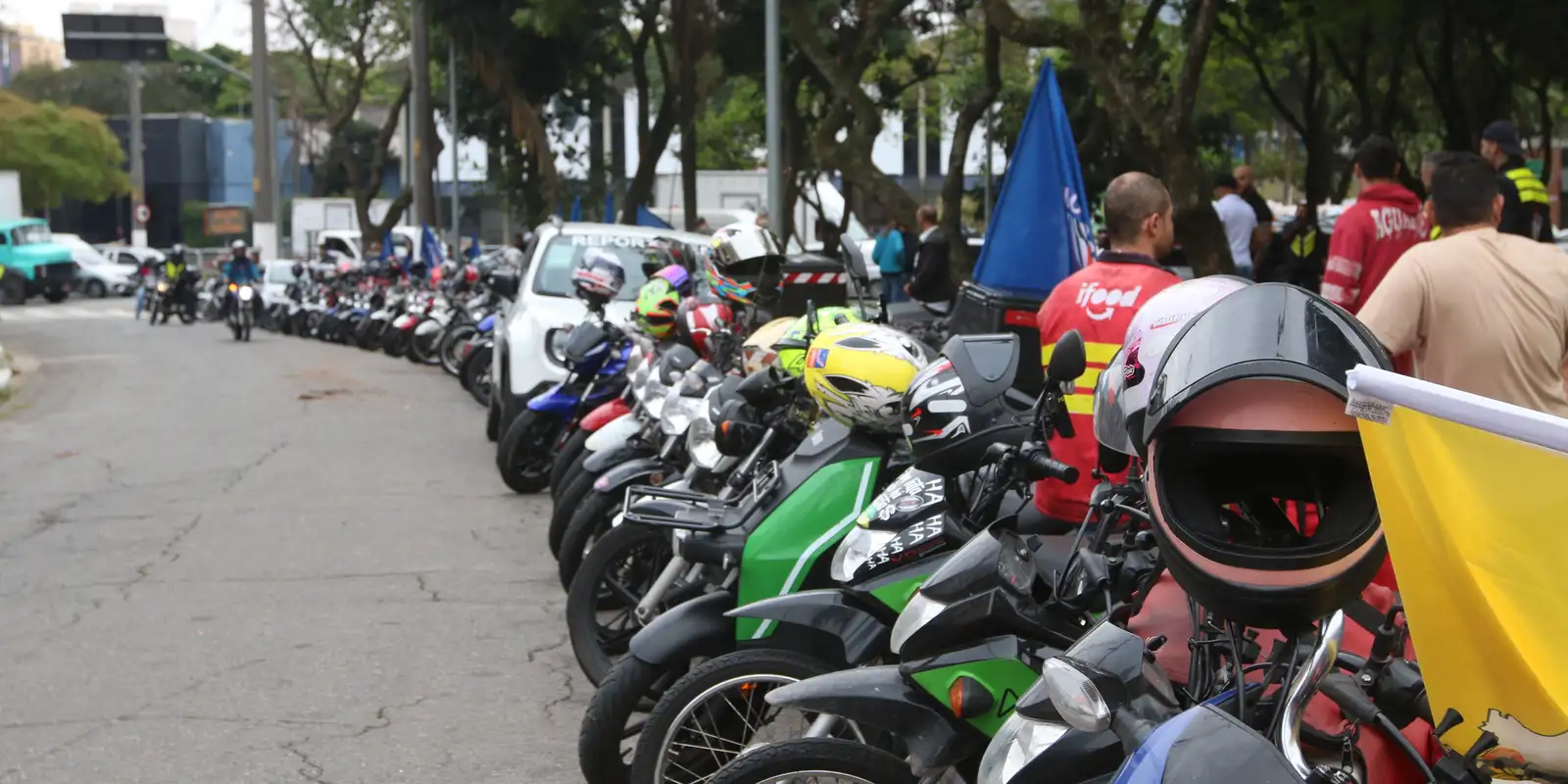 Apontado pelo IBGE, apenas 19% dos motociclistas de aplicativo possuem cobertura previdenciária