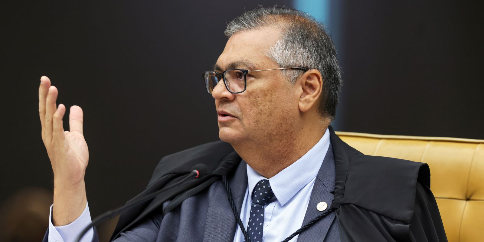 Dino retira sigilo de apuração sobre desvio de emendas parlamentares em filme