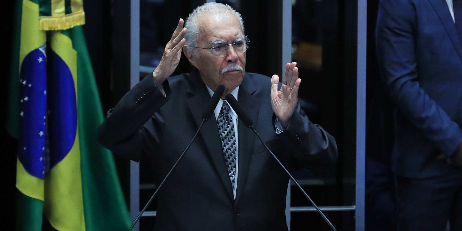 José Sarney é internado em hospital de São Luís com diagnóstico de pneumonia