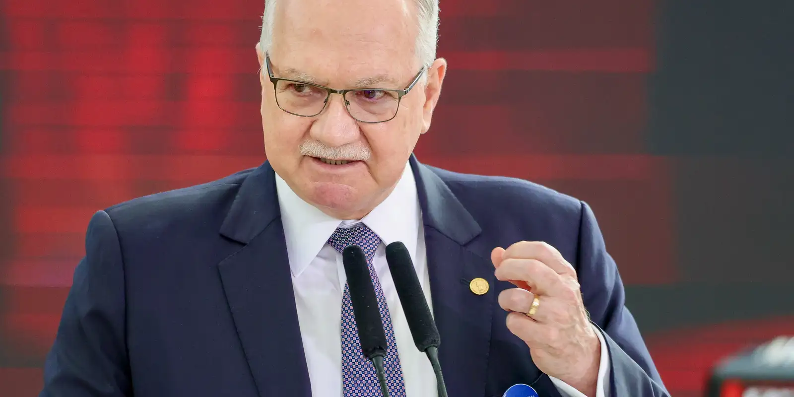 Fachin dá cinco dias para Mendonça e Gonet se manifestarem sobre o caso Master no STF