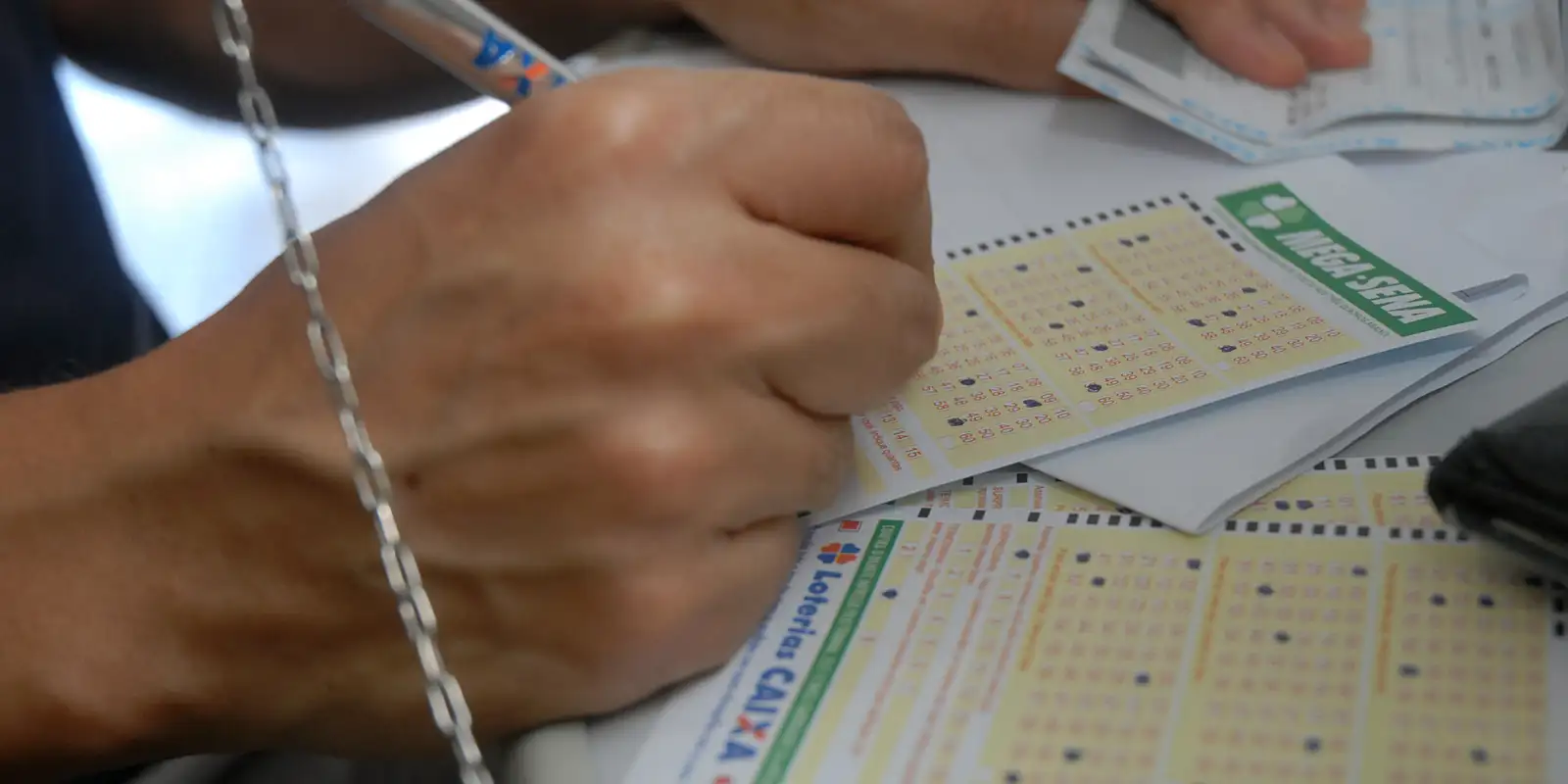 Sem ganhadores, prêmio da Mega-Sena acumula e chega a R$ 76 milhões