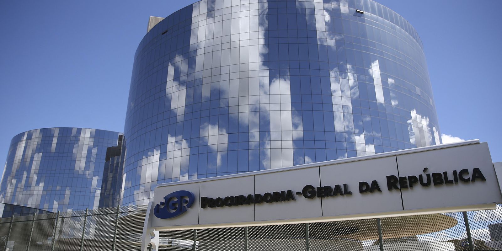 PGR é solicitada a se manifestar sobre supostas conversas entre Daniel Vorcaro e Alexandre de Moraes