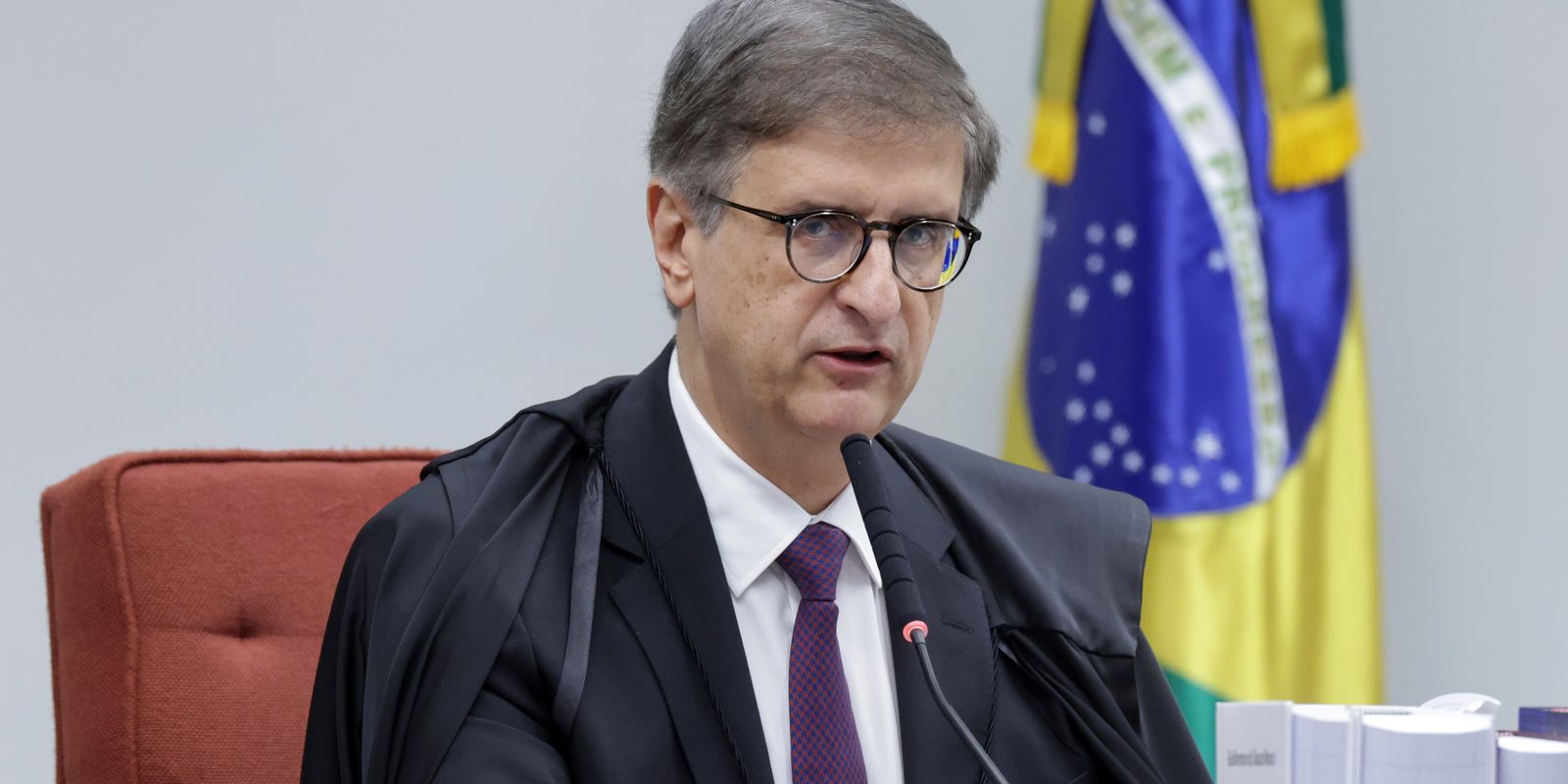 PGR exige liberação e acesso aos dados de Vorcaro a todos do STF