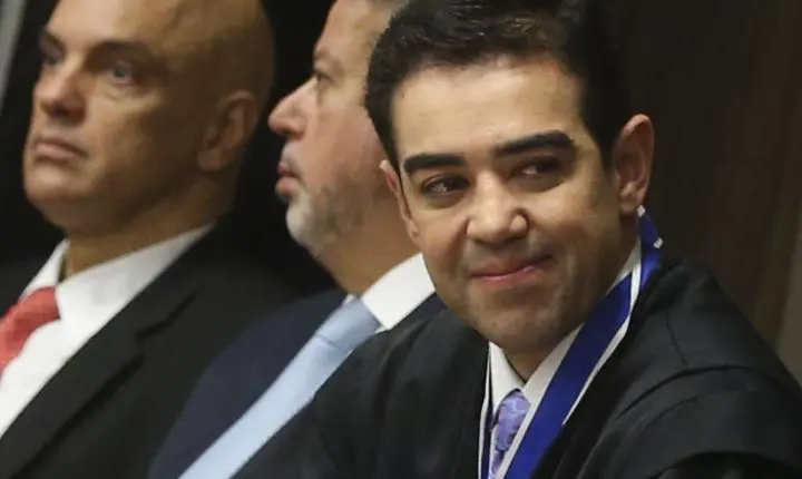 O ministro Bruno Dantas renuncia ao cargo no TCU para atuar no setor privado