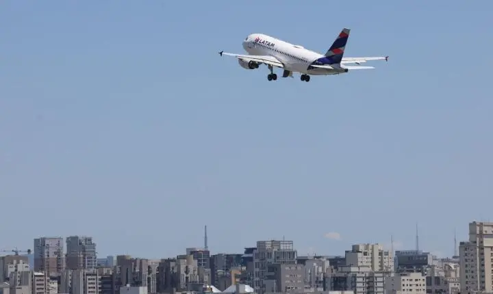 Cade investiga suposta coordenação de preços entre Latam e Gol