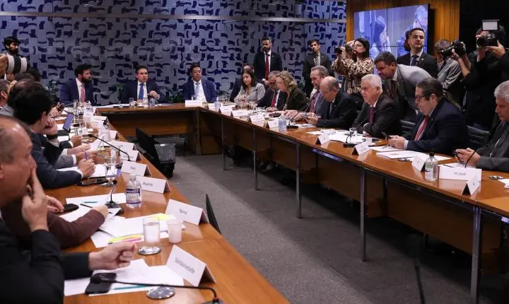Governo retira regime de urgência de PL sobre escala 6x1 na Câmara