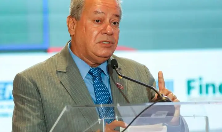 CNI alerta para riscos nas exportações brasileiras diante de possível tarifa de 25% dos EUA
