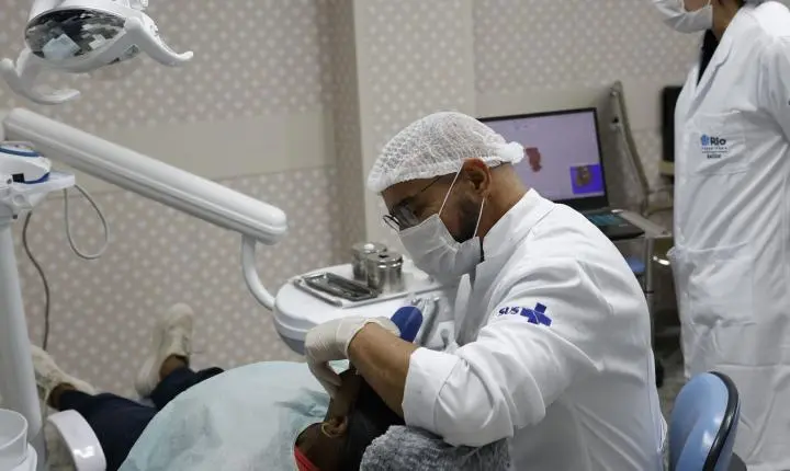 Comissão do Senado avança com novo piso salarial para médicos e dentistas
